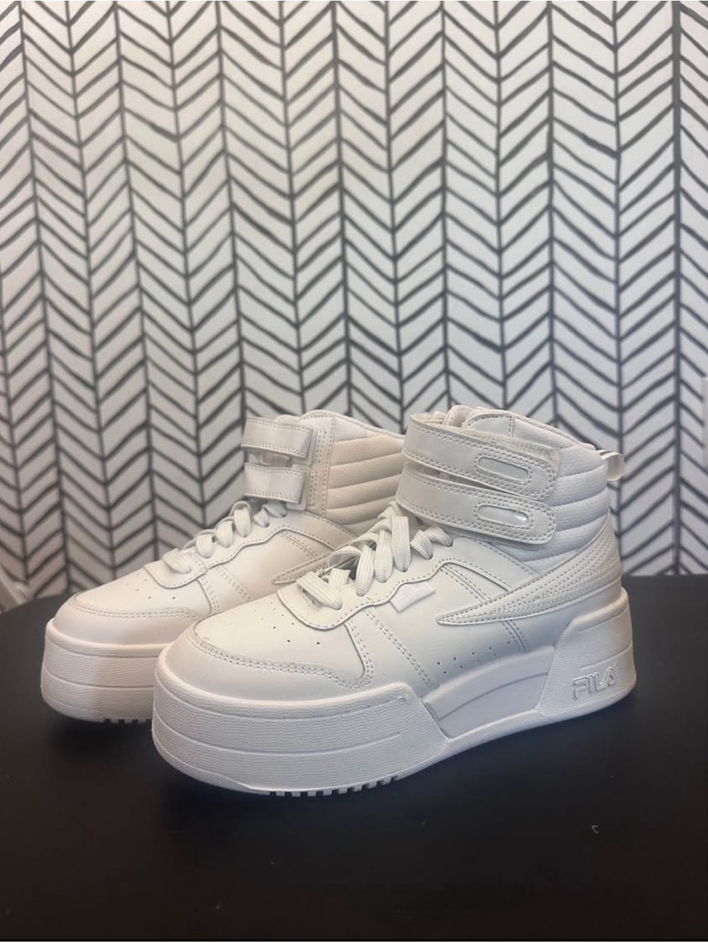 NEW Fila Hightop Sneakers
